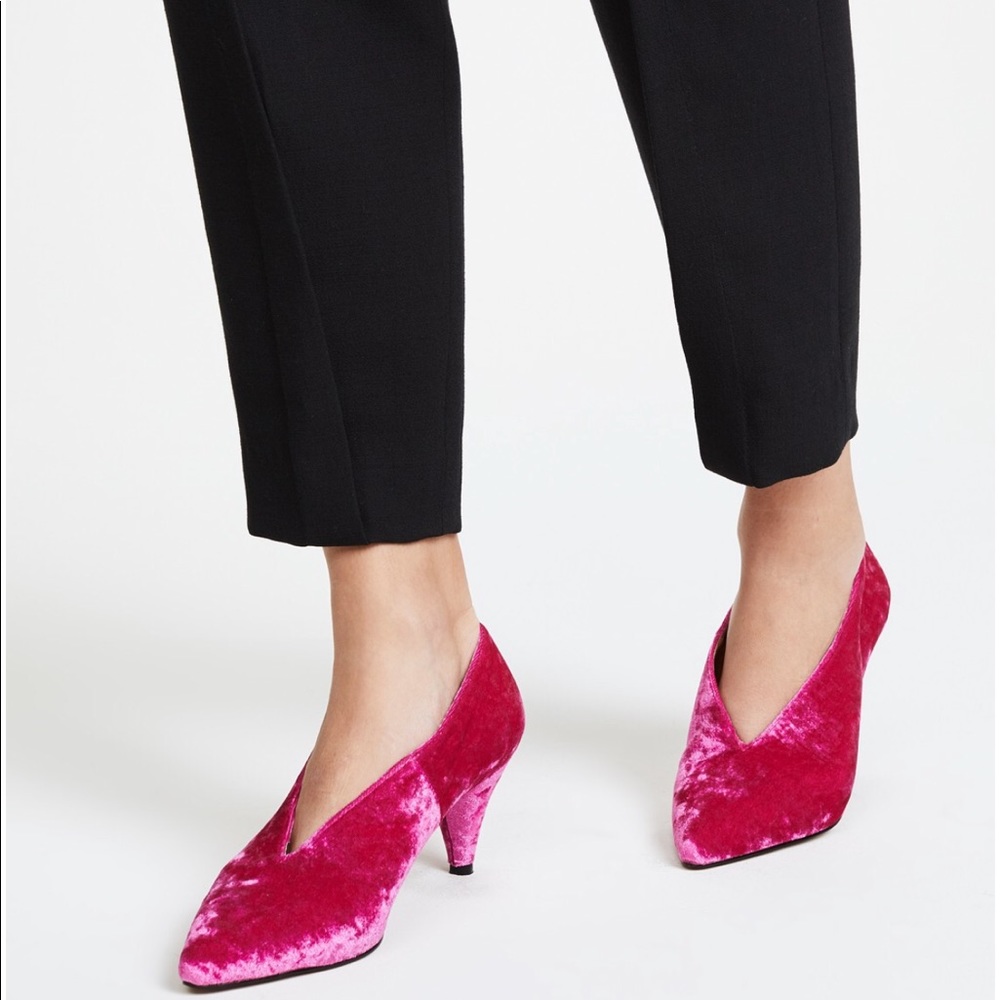 Matíko Babs pink velvet pumps new in the box